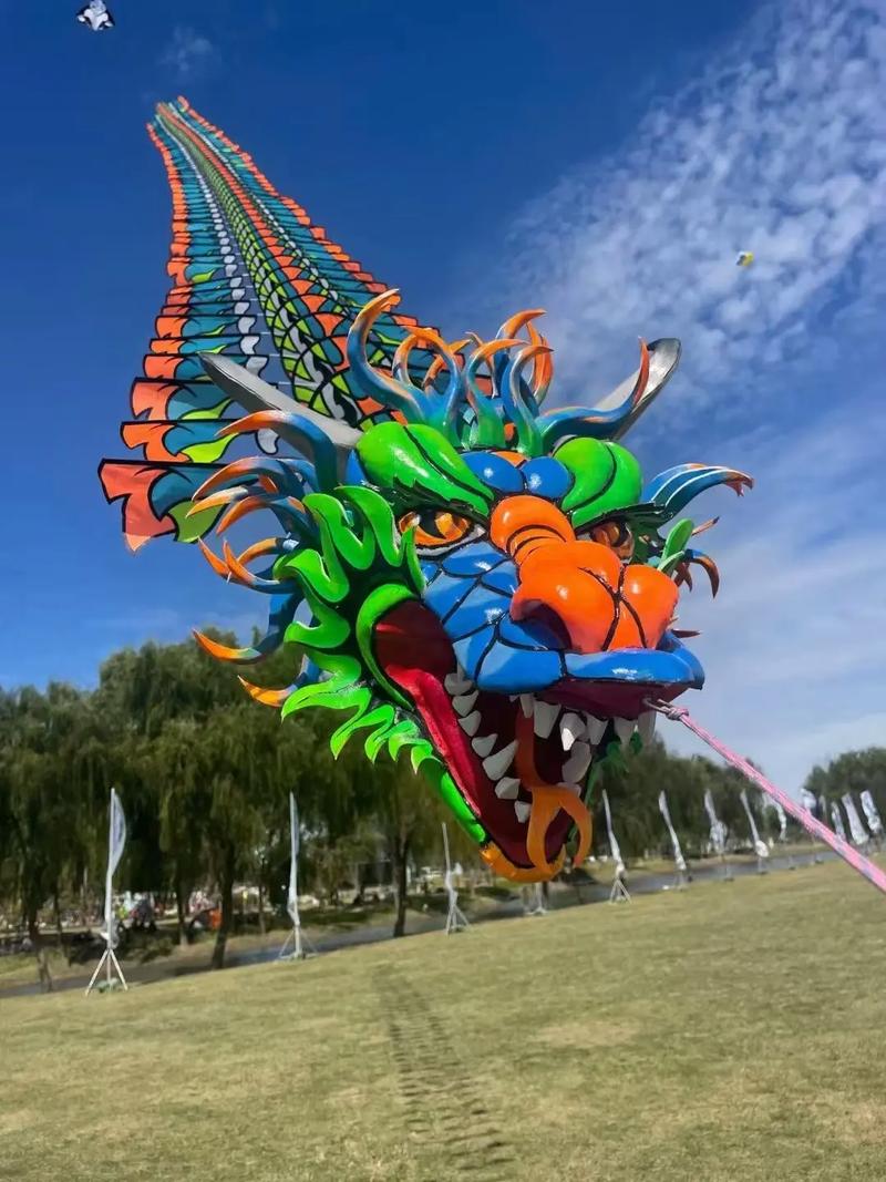 巨型风筝带人飞天,巨型风筝带人飞天图片